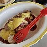 Currywurst und Spaghettieis über den Dächern Berlins: Tim Raue interpretiert Klassiker im Fernsehturm neu