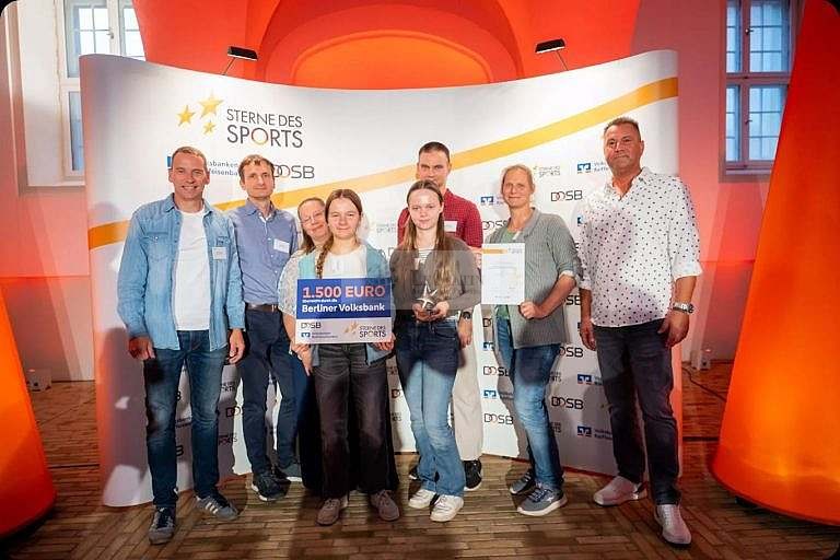 1000024411